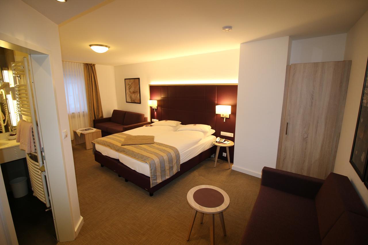Hotel Zum Adler Бон Екстериор снимка