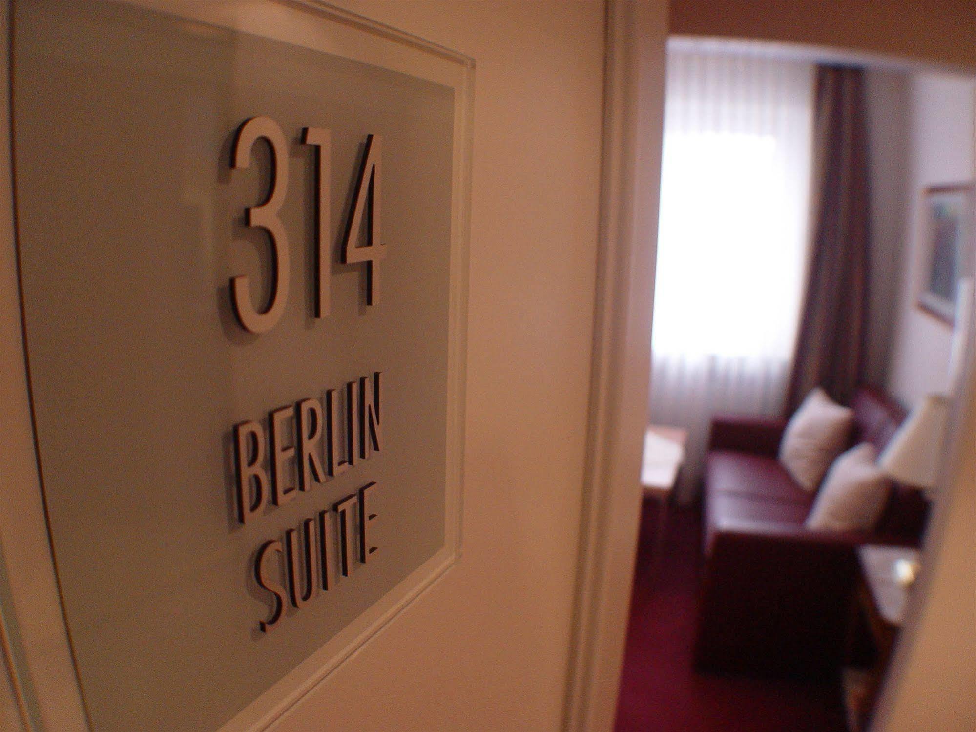 Hotel Zum Adler Бон Екстериор снимка