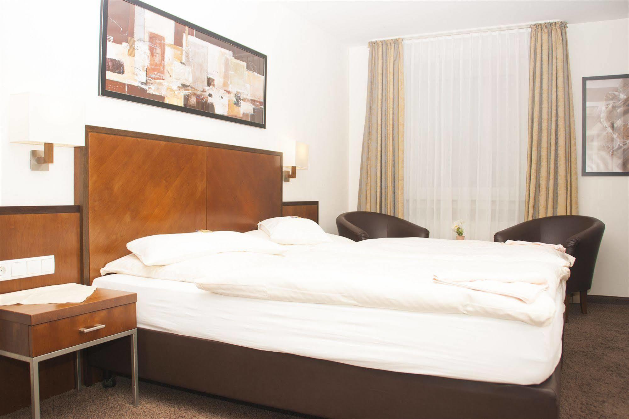Hotel Zum Adler Бон Екстериор снимка