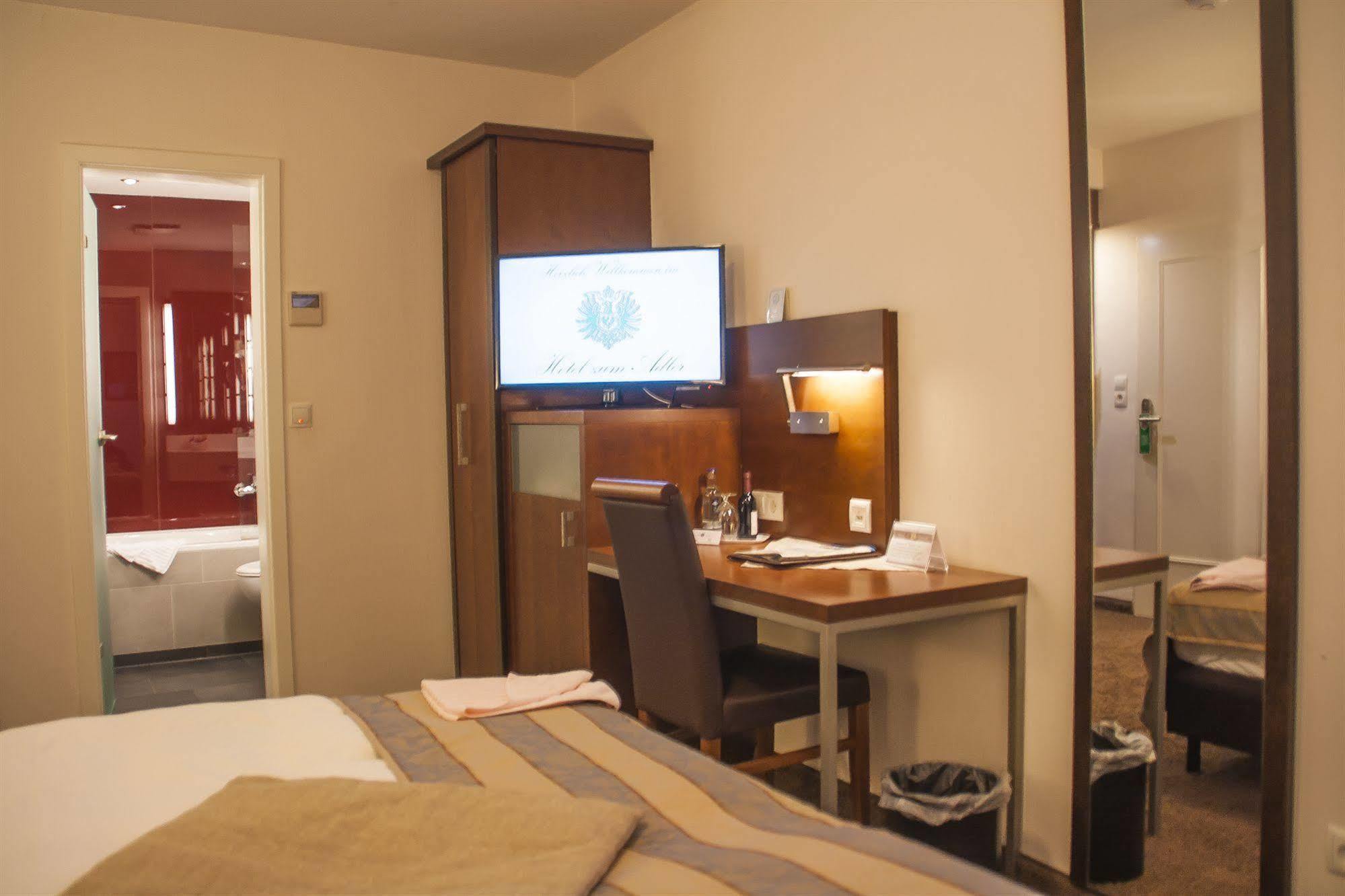 Hotel Zum Adler Бон Екстериор снимка
