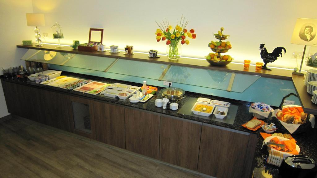 Hotel Zum Adler Бон Екстериор снимка